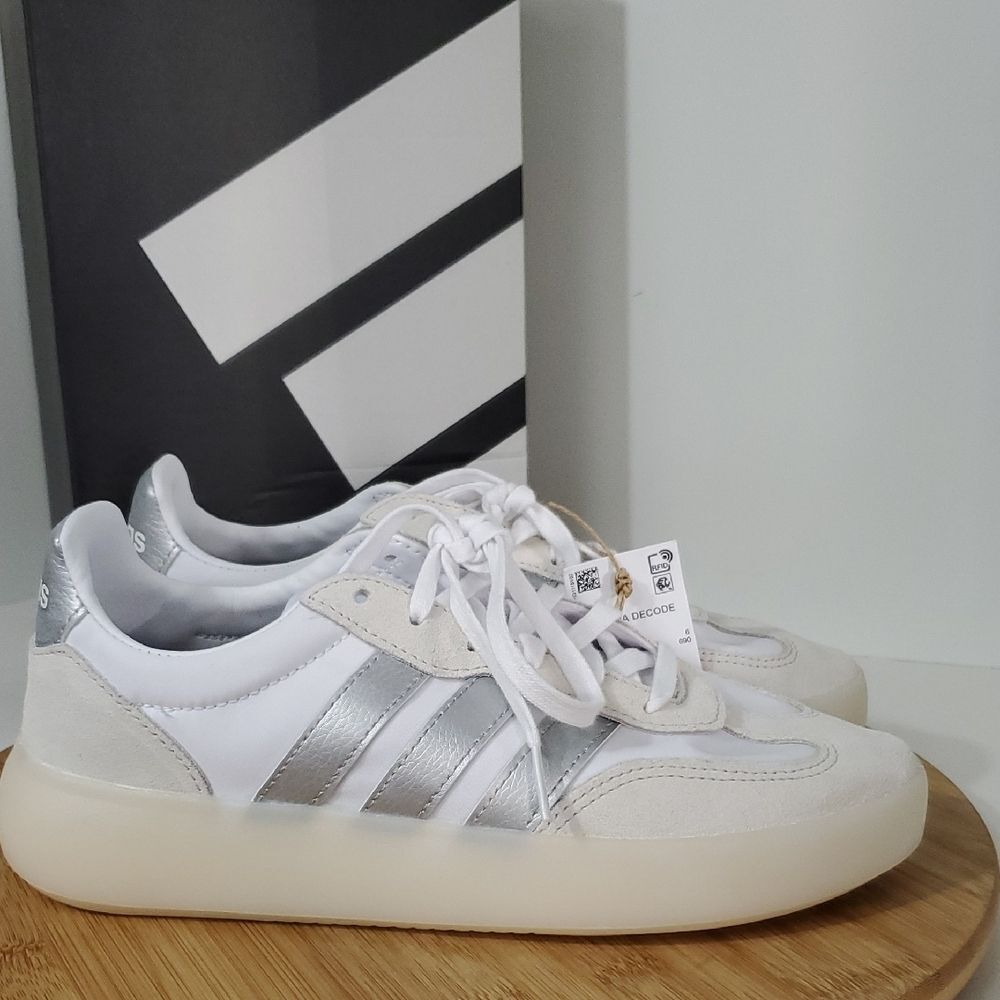 Adidas Barreda Decode Women's Tennis Shoes Size 7.5 White Silver NIB - Picture 2 of 10
